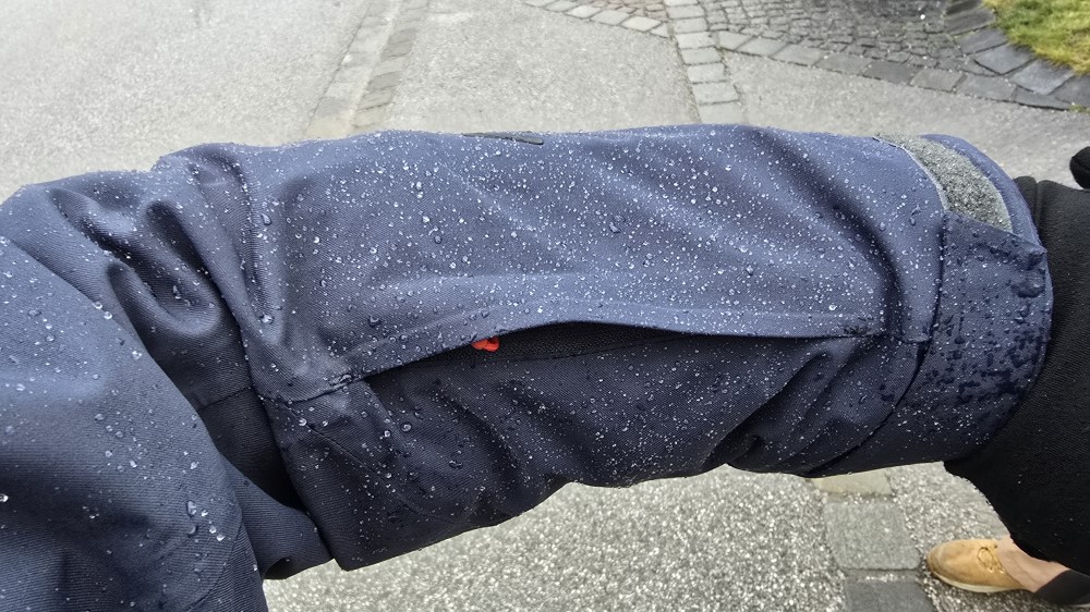 Natte omstandigheden tijdens de wintersport.